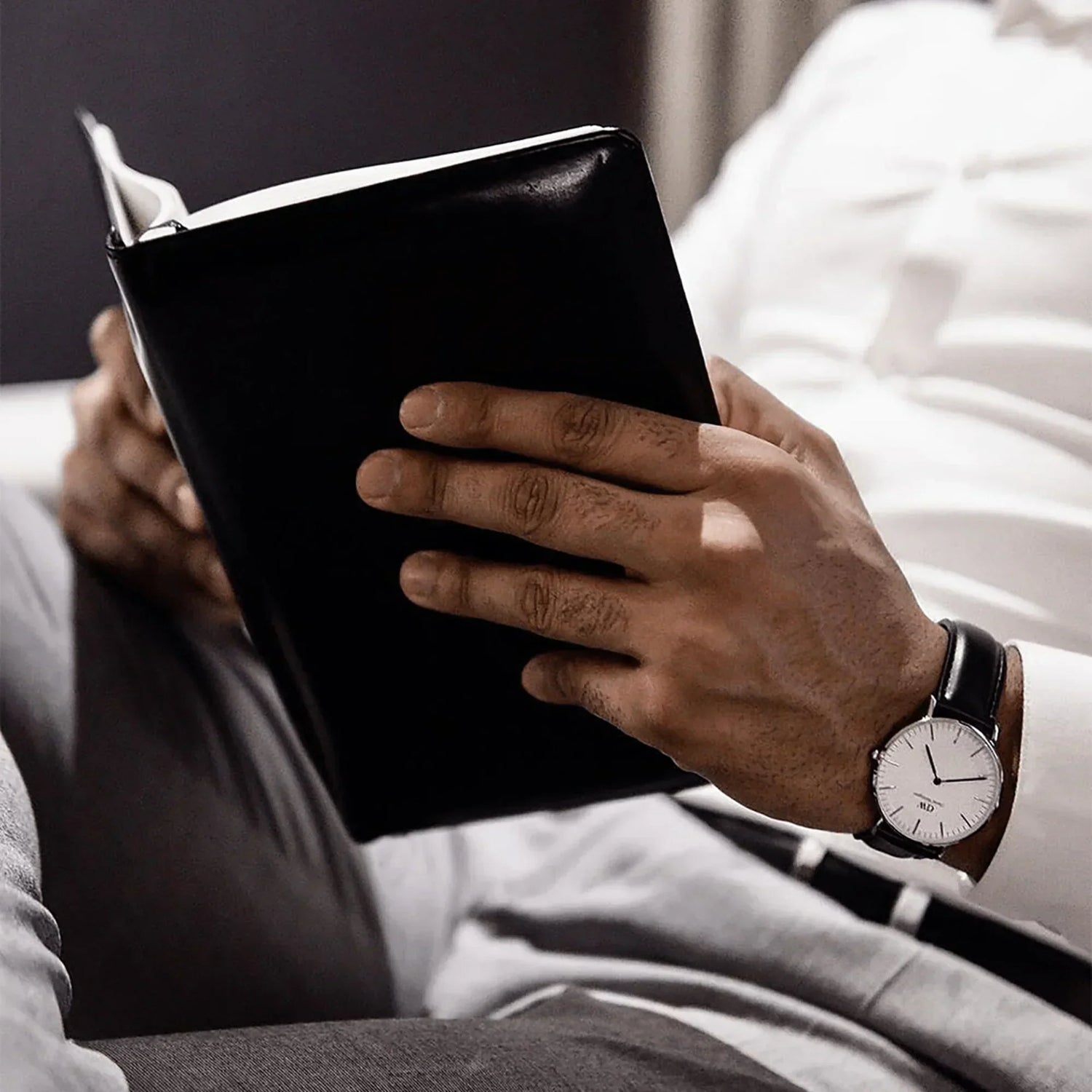 On Which Wrist Should a Man Wear His Watch?